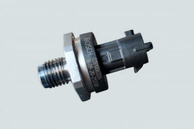 фото датчик давления топлива в рампе (isf2.8) bosch 0281006326 0 281 006 326 